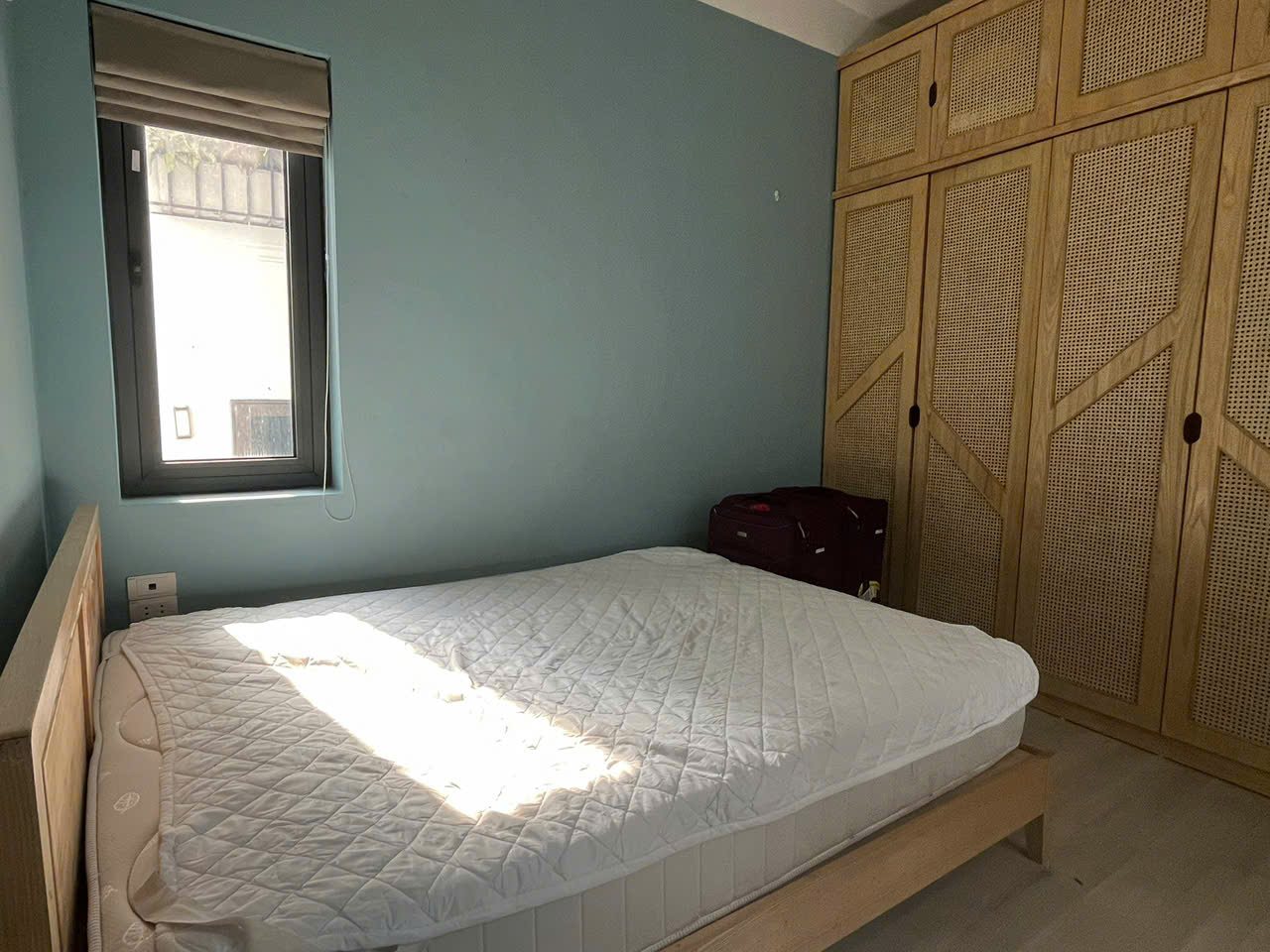 3-bedroom apartment for rent in Long Biên · Balcony · 2
