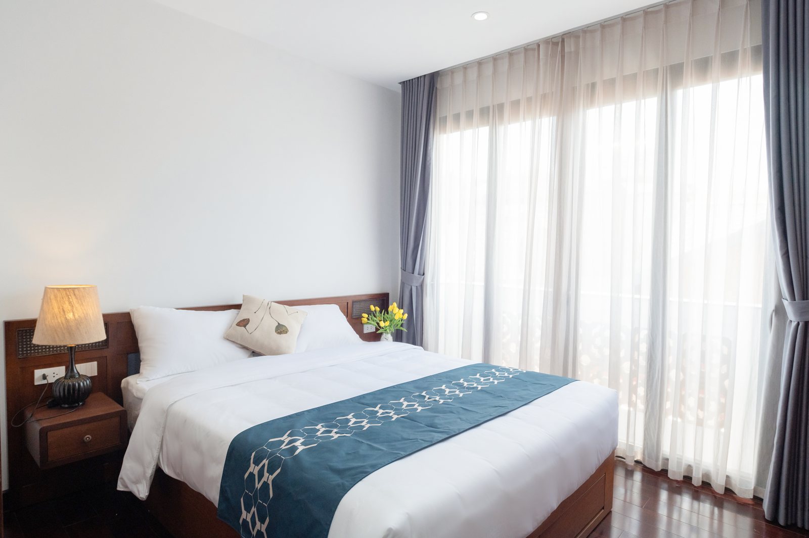 1-bedroom apartment for rent in Ba Đình · Balcony · 3