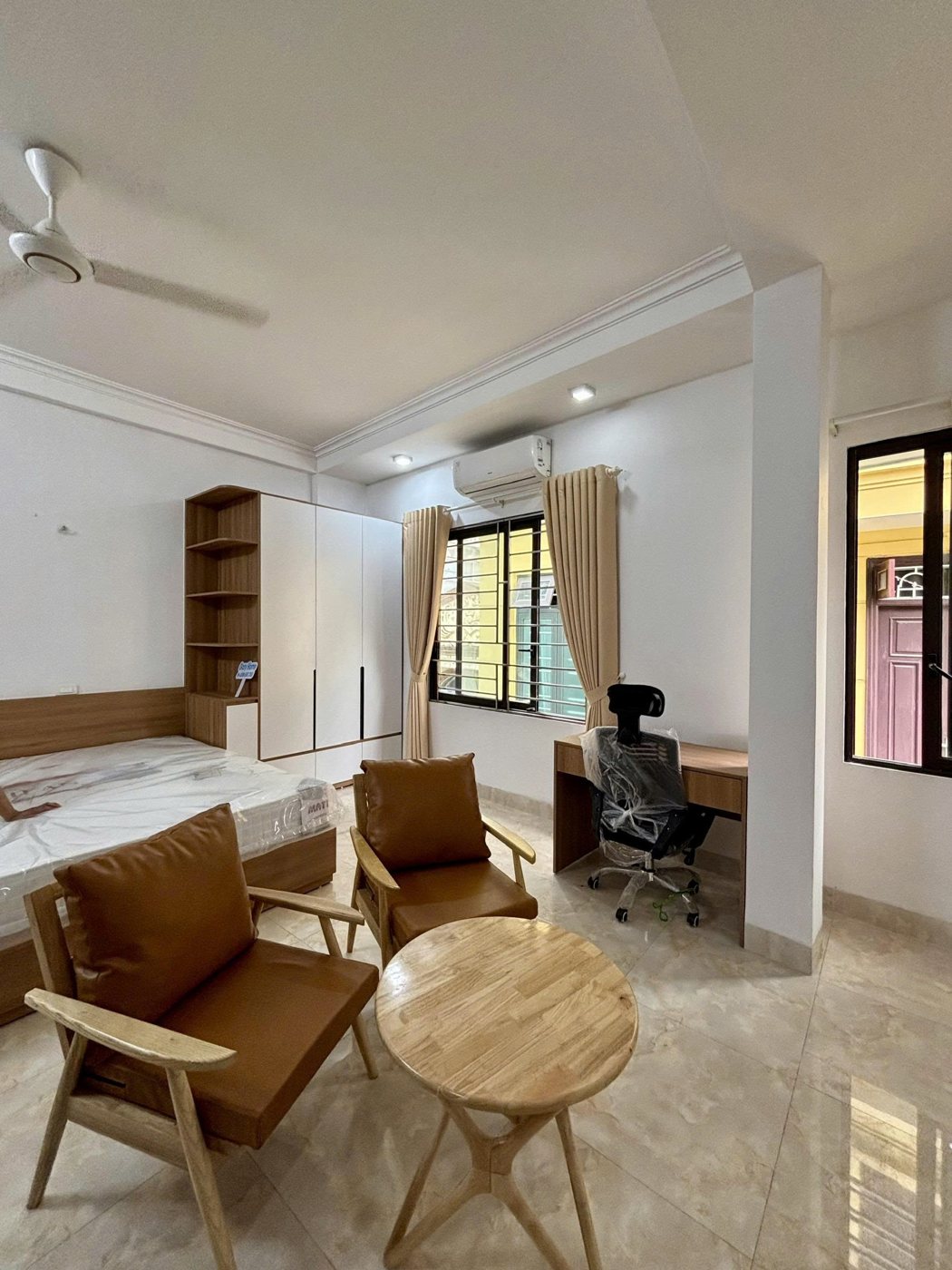 1-bedroom studio apartment for rent in Ba Đình · Balcony · 3